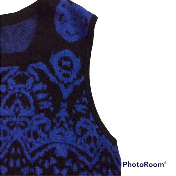 BLUE AND BLACK SLEEVELESS SWEATER - Picture 6 of 7